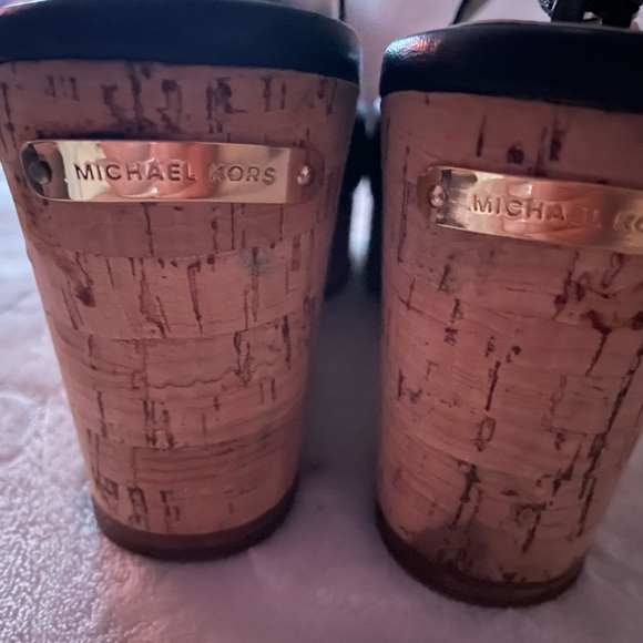 Navy Michael Kors Slimgbacks. Size 10. EUC. No box - Picture 3 of 4